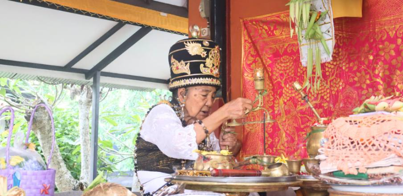 Piodalan di Pura Padmasana Mahosadi Rumah Sakit Mutiara Sukma